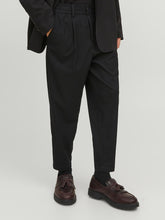 Φόρτωση εικόνας στο εργαλείο προβολής Συλλογής, ΠΑΝΤΕΛΟΝΙ KARL TAPERED CHINO , ME ΠΙΕΤΕΣ, RELAXED FIT