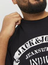 Φόρτωση εικόνας στο εργαλείο προβολής Συλλογής, Τ-SHIRT , ΜΕ ΣΤΡΟΓΓΥΛΗ ΛΑΙΜΟΚΟΨΗ ,100% ΒΑΜΒΑΚΙ ,ΜΕ ΤΟ LOGO ΤΟΥ BRAND ΕΜΠΡΟΣ , STANDARD FIT, PLUS SIZE