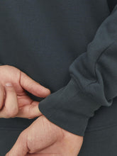 Φόρτωση εικόνας στο εργαλείο προβολής Συλλογής, ΦΟΥΤΕΡ ΜΕ ΛΑΙΜΟΚΟΨΗ ΚΑΙ ΤΟ LOGO ΤΟΥ BRAND ΕΜΠΡΟΣ,RELAXED FIT