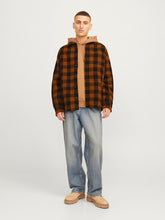 Φόρτωση εικόνας στο εργαλείο προβολής Συλλογής, OVERSHIRT ΚΑΡΟ ΜΕ ΚΟΥΜΠΙΑ,RELAXED FIT