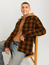 Φόρτωση εικόνας στο εργαλείο προβολής Συλλογής, OVERSHIRT ΚΑΡΟ ΜΕ ΚΟΥΜΠΙΑ,RELAXED FIT