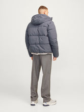 Φόρτωση εικόνας στο εργαλείο προβολής Συλλογής, PUFFER ΜΕ ΕΝΣΩΜΑΤΩΜΕΝΗ ΚΟΥΚΟΥΛΑ,ΑΔΙΑΒΡΟΧΟ ΚΙ ΑΝΤΙΑΝΕΜΙΚΟ,REGULAR FIT