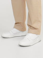 Φόρτωση εικόνας στο εργαλείο προβολής Συλλογής, ΥΠΟΔΗΜΑ SNEAKER ΔΕΡΜΑΤΙΝΟ, ΜΕ ΛΕΠΤΟΜΕΡΕΙΕΣ ΣΤΟ ΠΛΑΙ ΚΑΙ ΤΟ LOGO ΤΟΥ BRAND ΣΤΗΝ ΓΛΩΣΣΑ