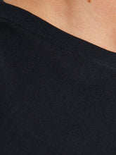 Φόρτωση εικόνας στο εργαλείο προβολής Συλλογής, T-SHIRT ΜΕ ΣΤΡΟΓΓΥΛΗ ΛΑΙΜΟΚΟΨΗ ,100% ΒΑΜΒΑΚΙ ,ΜΕ ΤΟ ΛΟΓΟΤΥΠΟ ΤΟΥ BRAND ΕΜΠΡΟΣ