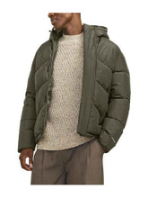 Φόρτωση εικόνας στο εργαλείο προβολής Συλλογής, ΜΠΟΥΦΑΝ PUFFER ΜΕ ΡΥΘΜΙΖΟΜΕΝΗ ΚΟΥΚΟΥΛΑ ΚΑΙ ΤΣΕΠΕΣ ΣΤΟ ΠΛΑΙ ΚΑΝΟΝΙΚΗ ΓΡΑΜΜΗ