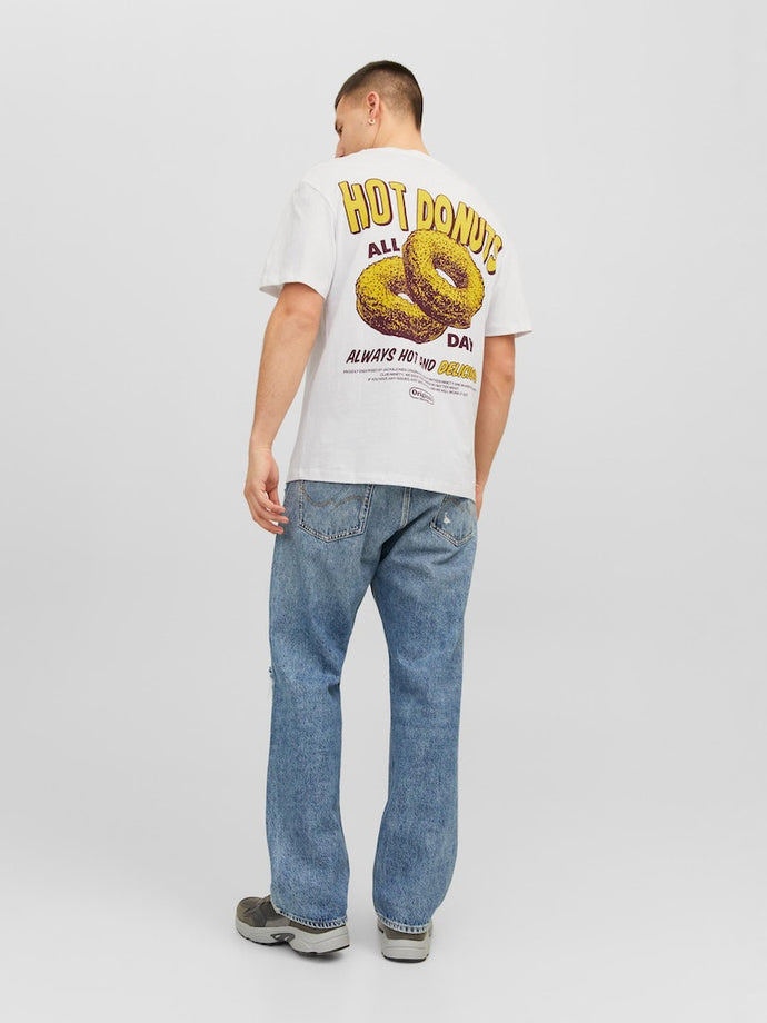 T-SHIRT ΜΕ ΣΤΡΟΓΓΥΛΗ ΛΑΙΜΟΚΟΨΗ, 100% ΒΑΜΒΑΚΙ, ΜΕ ΣΤΑΜΠΑ ΕΜΠΡΟΣ ΚΑΙ ΠΙΣΩ, RELAXED FIT