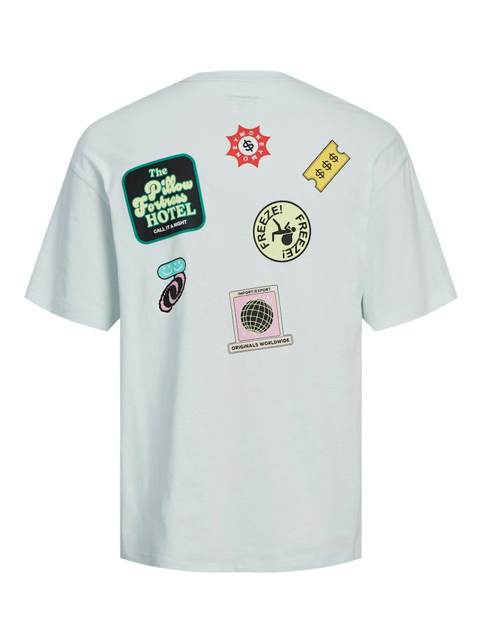 T-SHIRT ΛΑΙΜΟΚΟΨΗ, 100% ΒΑΜΒΑΚΙ ,ΜΕ ΤΥΠΩΜΕΝΗ ΣΤΑΜΠΑ ΕΜΠΡΟΣ ΚΑΙ ΠΙΣΩ ΜΕΡΟΣ.WIDE FIT