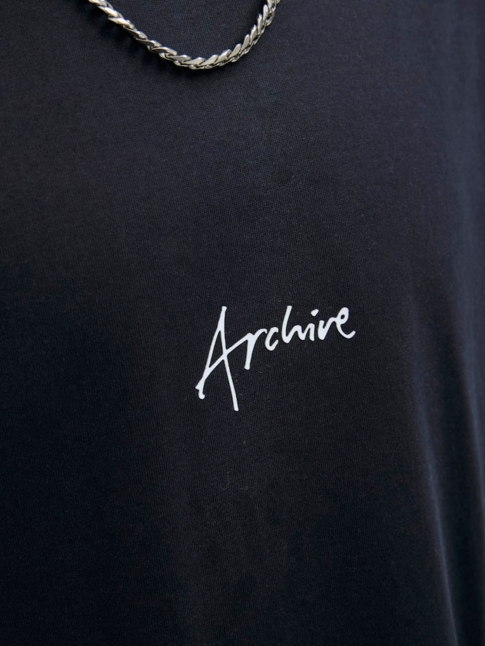 T-SHIRT ΜΕ ΣΧΕΔΙΟ ΠΙΣΩ ΣΤΗΝ ΠΛΑΤΗ 100% ΒΑΜΒΑΚΕΡΟ